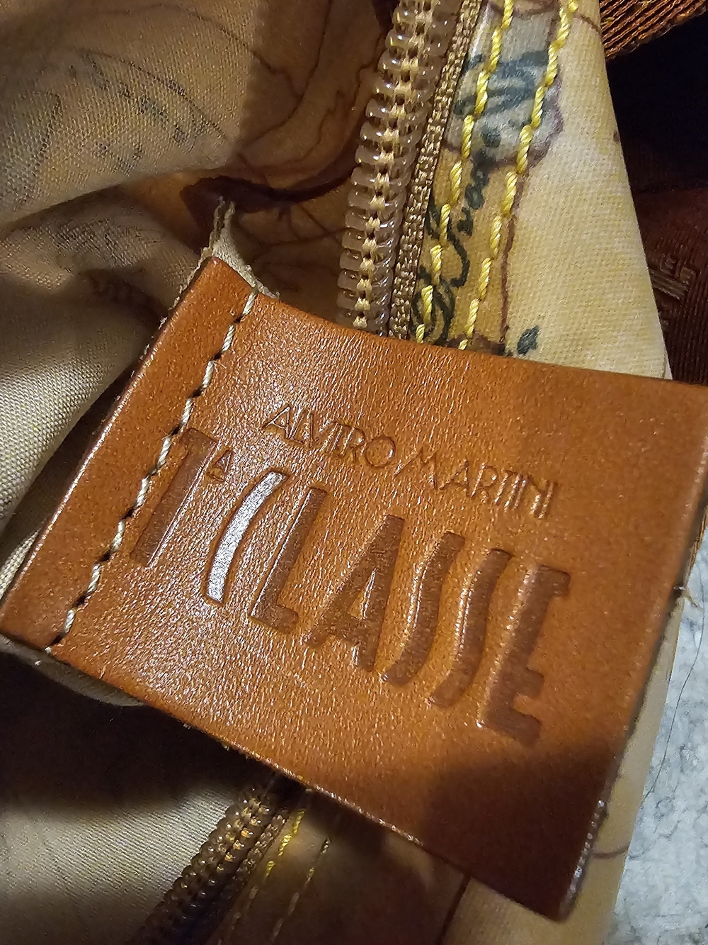 Alviero Martini 1A Classe Tan Leather Logo Patch Crossbody - Picture 3 of 7